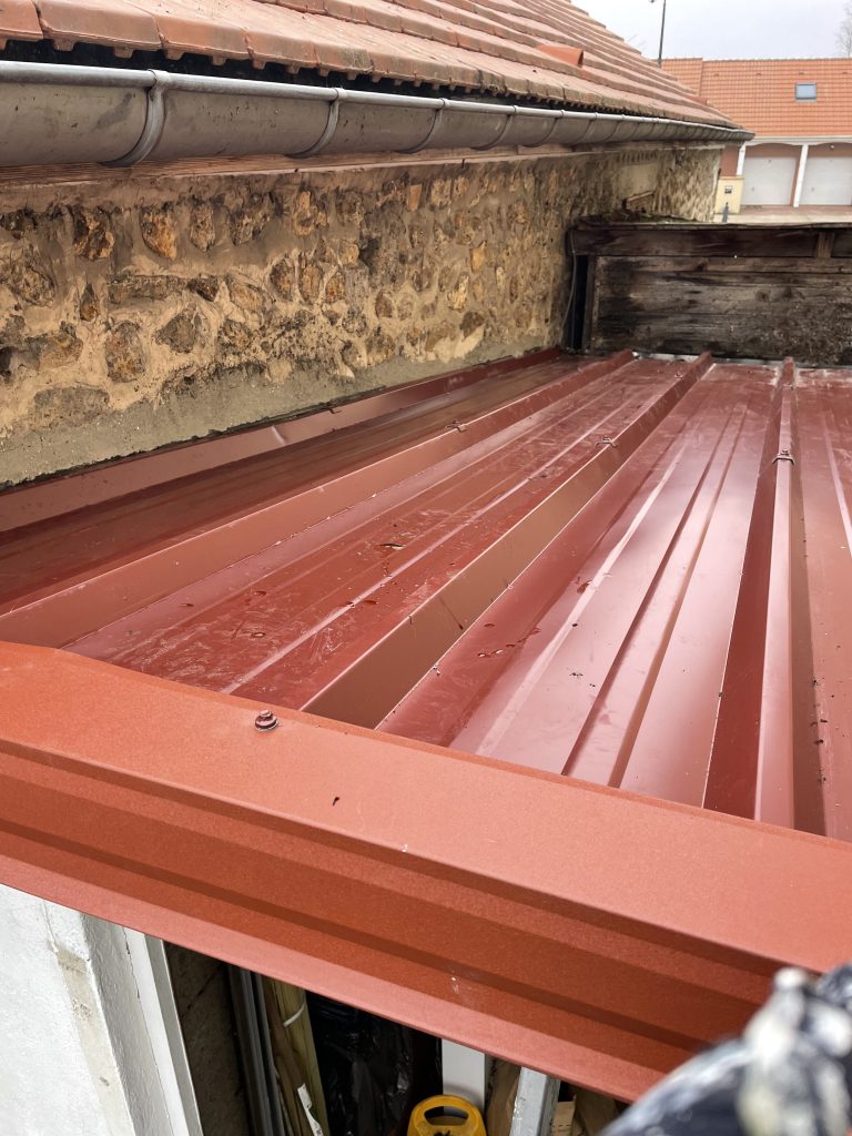 démontage du ancienne toiture en fibro et remplacement par du bac acier à Le Mesnil-Simon (3)